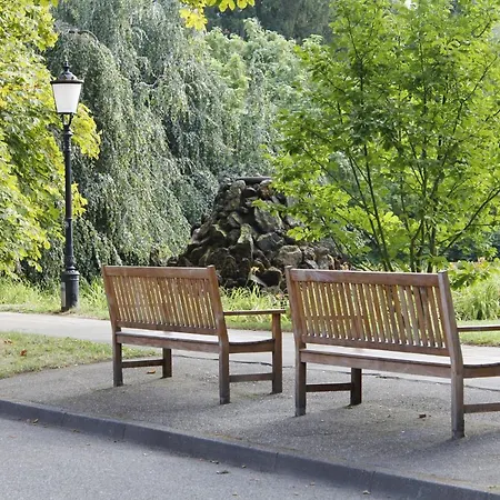 Angela بادن بادن